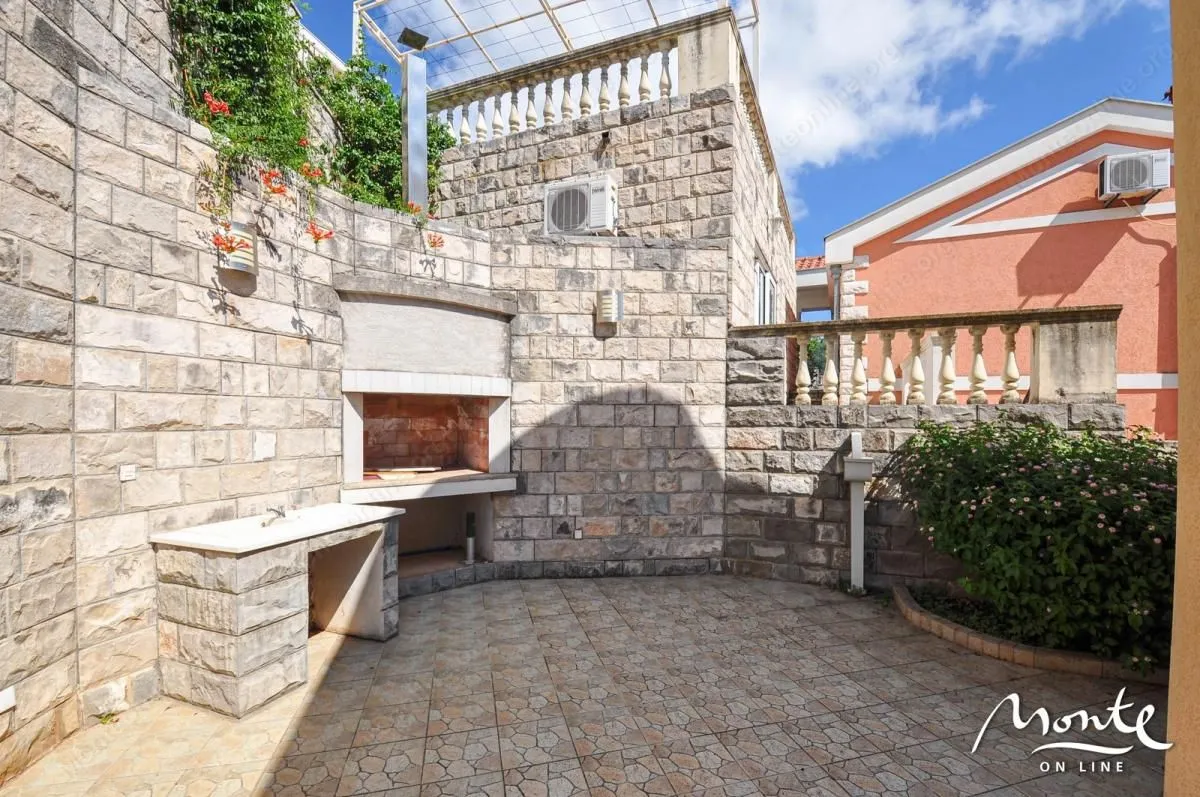 Prodaja, kuća, 227m², Zelenika, Herceg Novi
