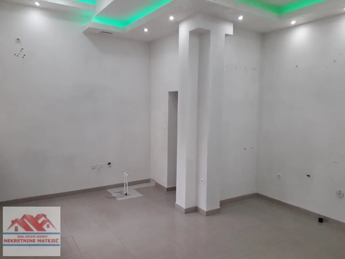 Rent, office space, 43m², Centar, Kragujevac