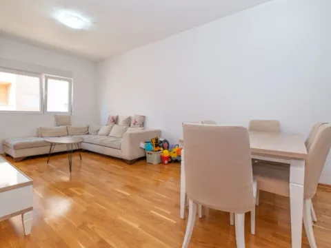 Prodaja, jednosoban stan, 48m², Tuški Put, Podgorica - image 12