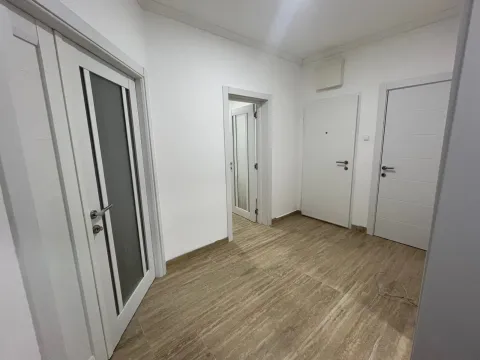 Izdavanje, trosoban stan, 100m², Zabjelo, Podgorica - image 8