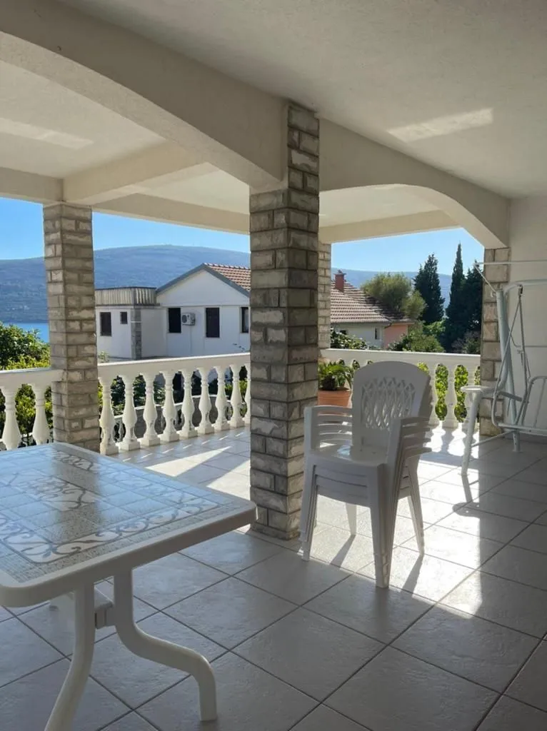 Prodaja, kuća, 350m², Baošići, Herceg Novi
