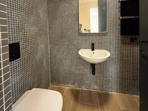 Izdavanje, trosoban stan, 111m², Vezirov Most, Podgorica - image 18