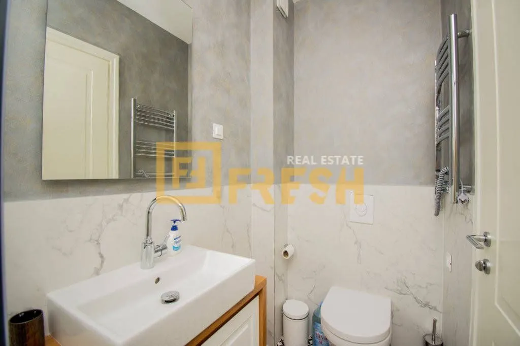 Izdavanje, trosoban stan, 95m², City Kvart, Podgorica