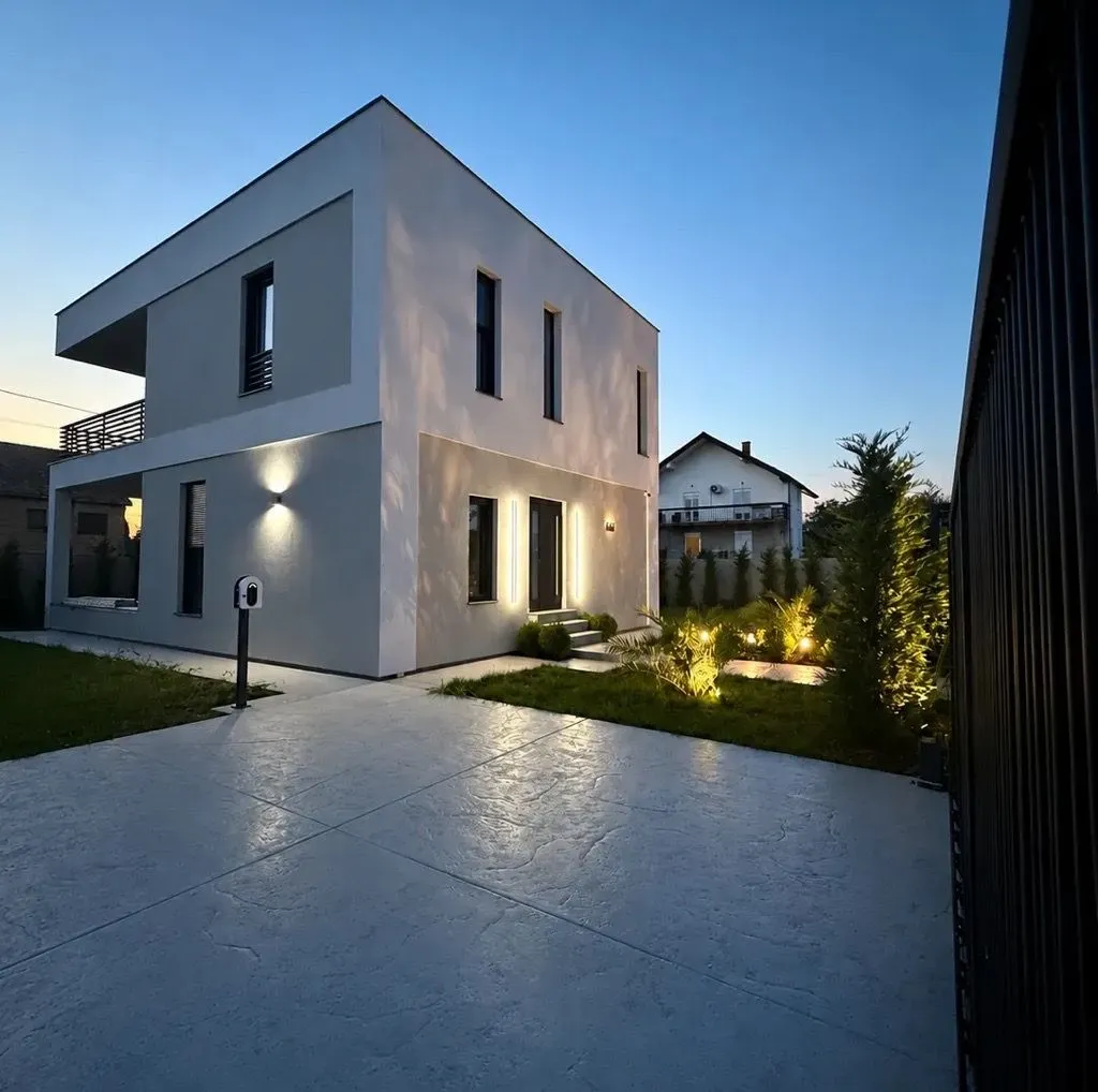 Izdavanje, kuća, 225m², Gornja Gorica, Podgorica