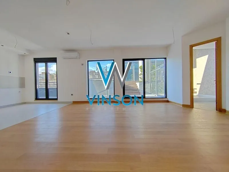 Prodaja, četvorosoban stan, 240m², Adamovićevo Naselje, Novi Sad Sve Podlokacije