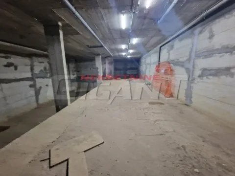 Prodaja, parking/garaža, 210m², Zemun Gornji Grad, Zemun Sve Podlokacije - image 3