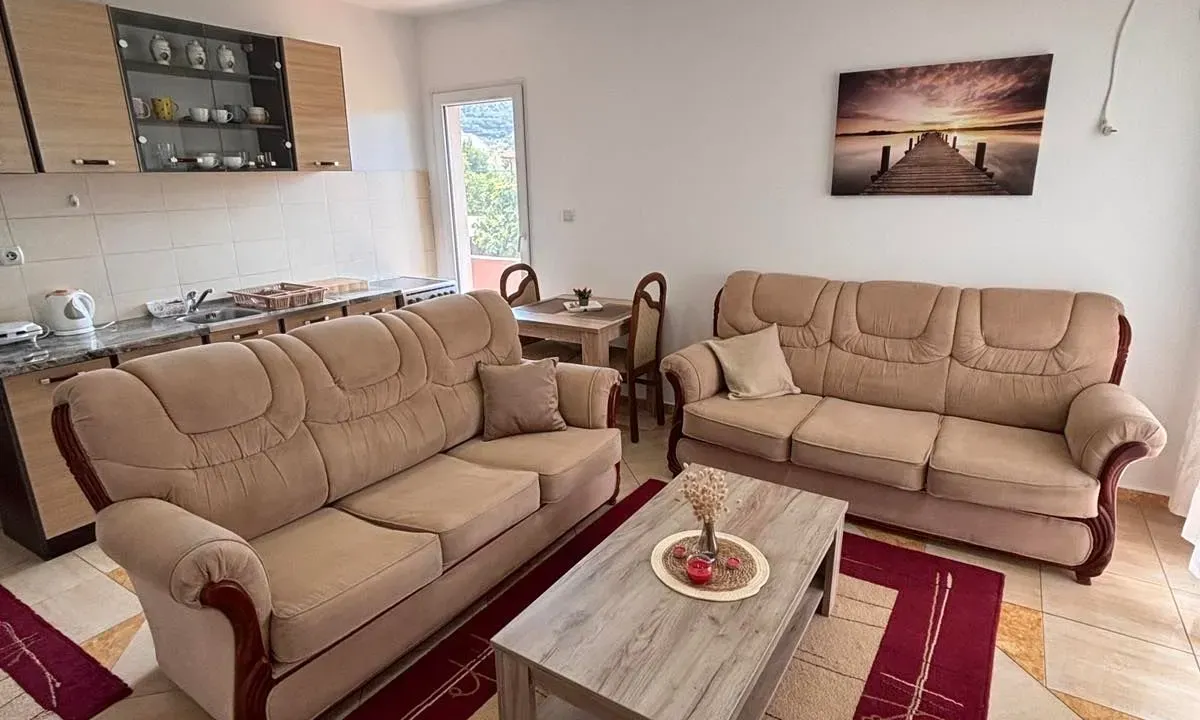Rent, one bedroom apartment, 55m², Centar, Bar