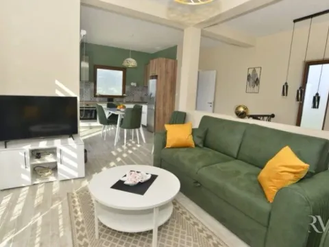 Izdavanje, kuća, 110m², Lješevići, Kotor - image 8