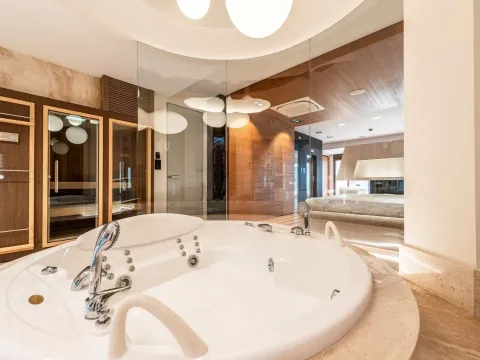 Prodaja, trosoban stan, 308m², Centar, Budva - image 18