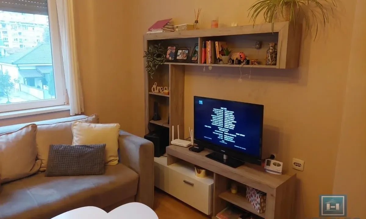 Izdavanje, dvosoban stan, 70m², Centar, Paraćin