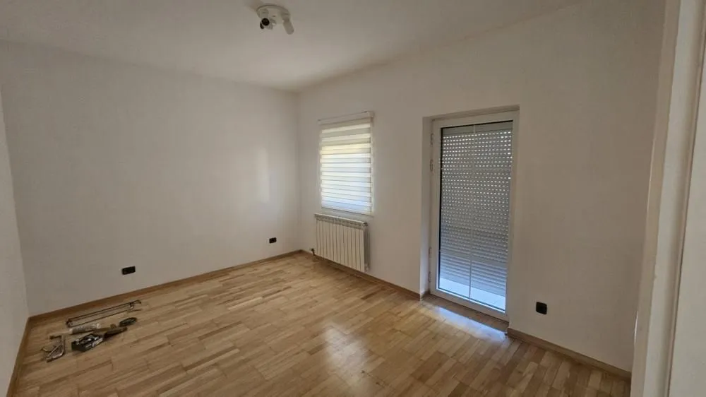 Izdavanje, kuća, 200m², Zemun Novi Grad, Zemun Sve Podlokacije