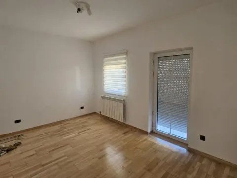 Izdavanje, kuća, 200m², Zemun Novi Grad, Zemun Sve Podlokacije - image 10