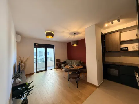 Sale, one bedroom apartment, 44m², Bečići, Budva - image 2