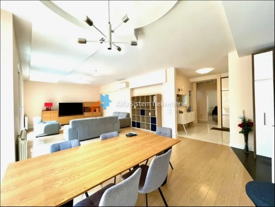 Izdavanje, četvorosoban stan, 190m², Neimar, Vračar Sve Podlokacije