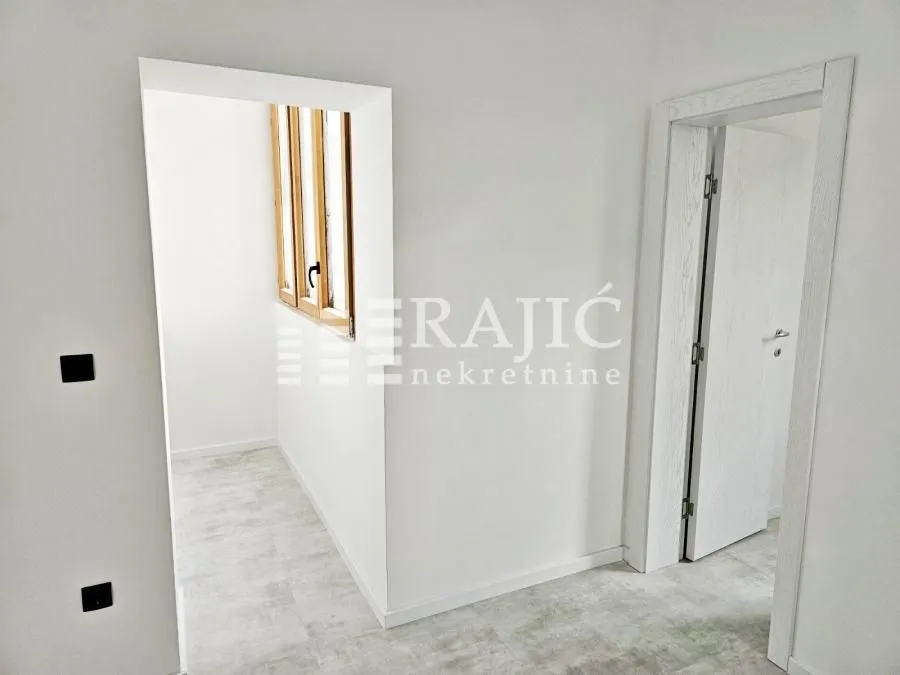 Prodaja, četvorosoban stan, 140m², Vračar Sve Podlokacije, Beograd