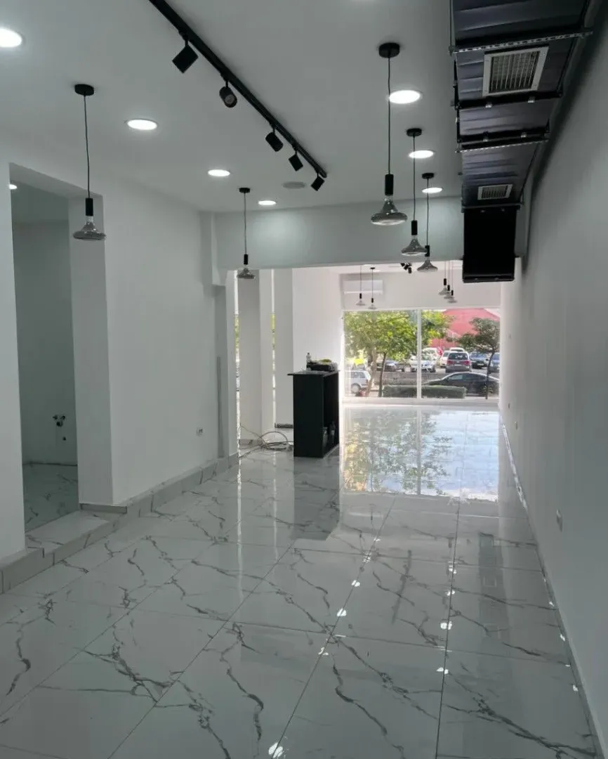 Izdavanje, poslovni prostor, 93m², Stari Aerodrom, Podgorica