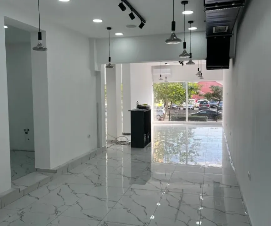 Izdavanje, poslovni prostor, 93m², Stari Aerodrom, Podgorica