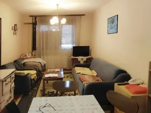 Sale, house, 240m², Loznica, Srbija - image 2