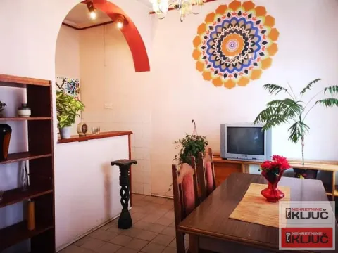 Sale, four bedroom apartment, 105m², Adamovićevo Naselje, Novi Sad Sve Podlokacije - image 2