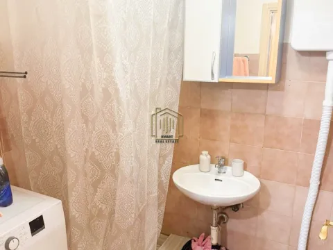 Rent, one bedroom apartment, 50m², Kotor, Crna Gora - image 2