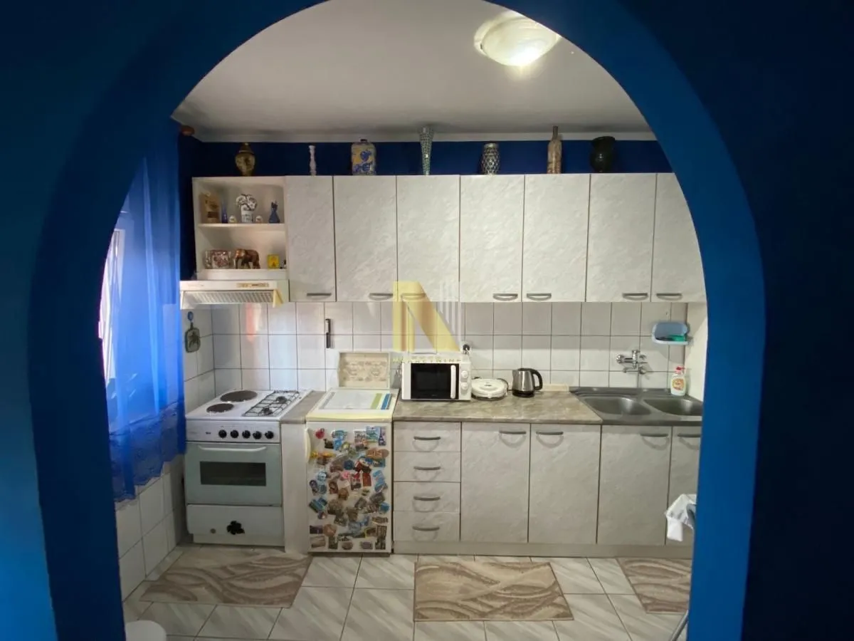 Prodaja, kuća, 272m², Kać, Novi Sad Sve Podlokacije