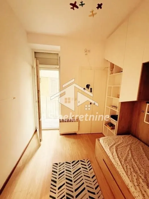 Rent, apartment, 68m², Kalenić Pijaca, Vračar Sve Podlokacije