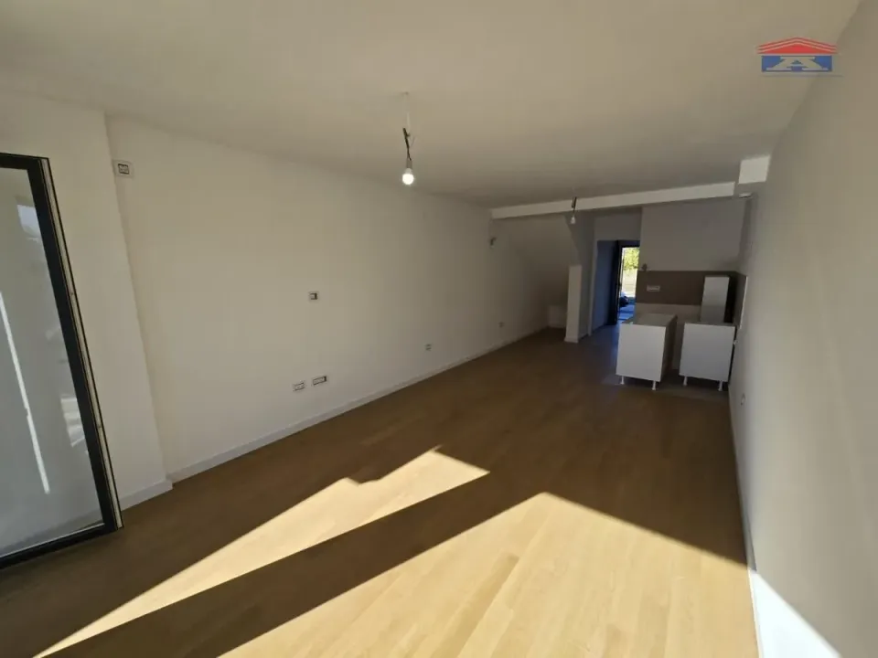 Izdavanje, garsonjera, 30m², Klisa, Novi Sad Sve Podlokacije
