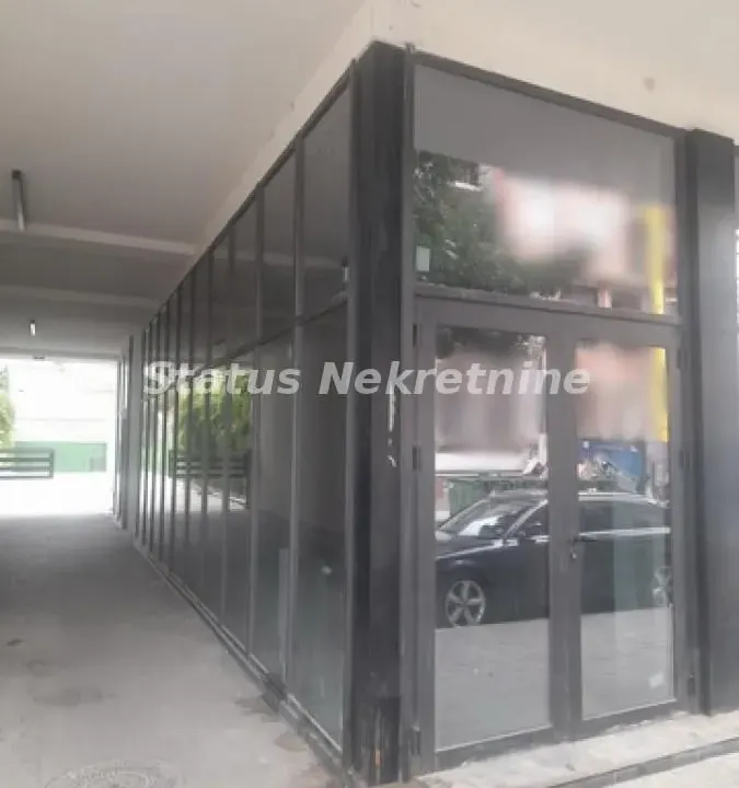 Izdavanje, poslovni prostor, 57m², Centar, Novi Sad