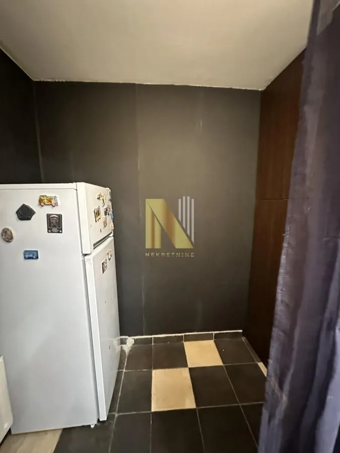 Prodaja, trosoban stan, 68m², Adamovićevo Naselje, Novi Sad Sve Podlokacije