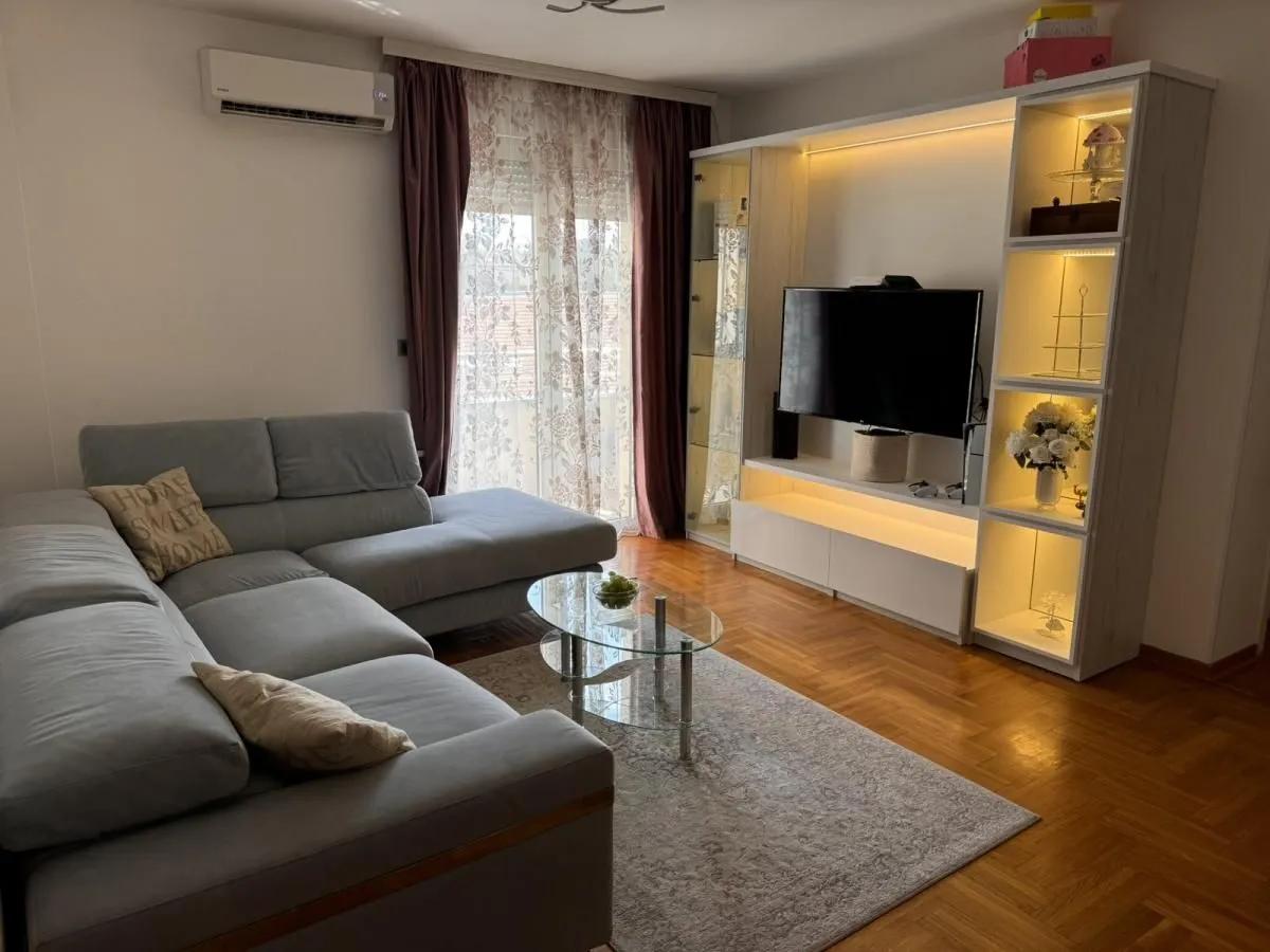 Prodaja, trosoban stan, 74m², Centar, Novi Sad