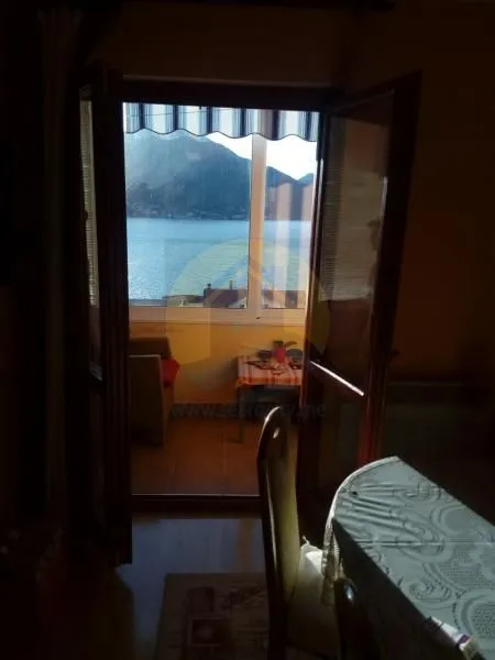 Sale, two bedroom apartment, 72m², Dobrota, Kotor