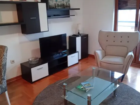 Rent, three bedroom apartment, 80m², Stari Aerodrom, Podgorica - image 5