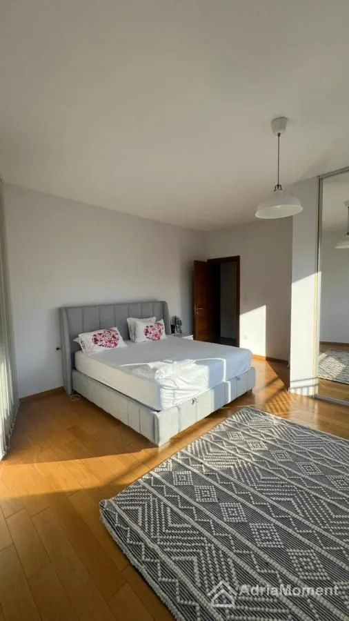 Rent, three bedroom apartment, 115m², Centar, Tivat
