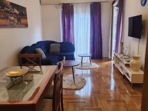 Izdavanje, jednosoban stan, 47m², Centar, Budva - image 2