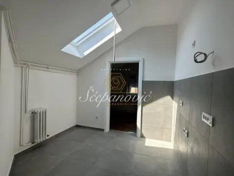 Prodaja, četvorosoban stan, 99m², Centar, Novi Sad - image 6