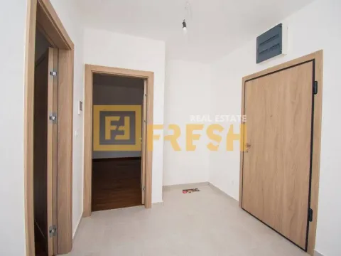 Izdavanje, trosoban stan, 95m², Master Kvart, Podgorica - image 8