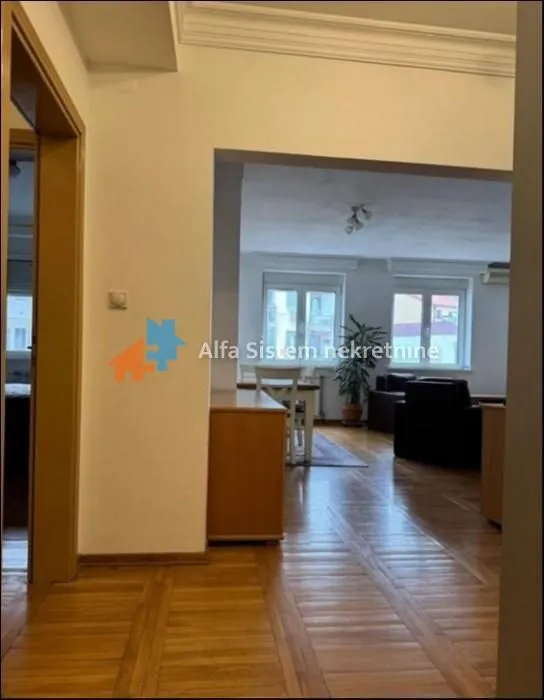 Izdavanje, trosoban stan, 90m², Crveni Krst, Beograd