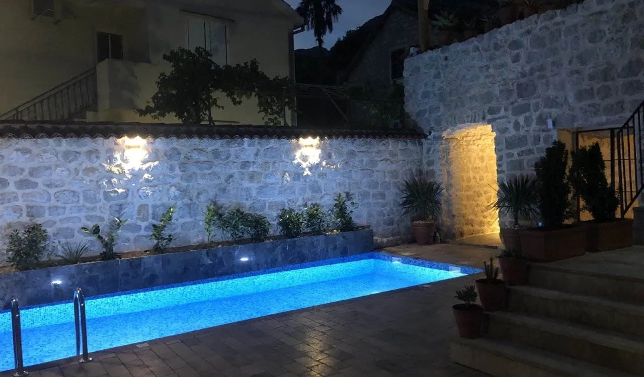 Sale, house, 320m², Risan, Kotor