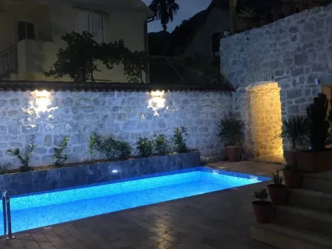 Prodaja, kuća, 320m², Risan, Kotor - image 10