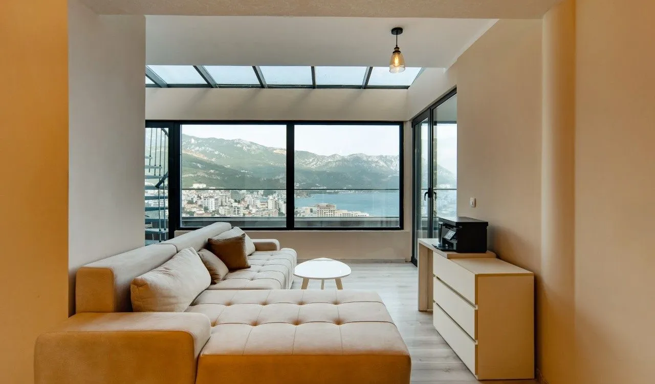 Sale, three bedroom apartment, 233m², Bečići, Budva