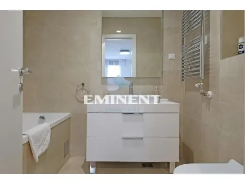 Izdavanje, trosoban stan, 89m², Savski Venac, Beograd - image 14