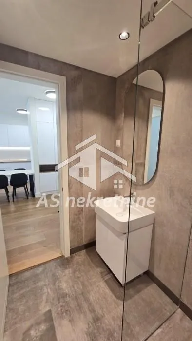 Izdavanje, dvosoban stan, 52m², Banovo Brdo, Beograd