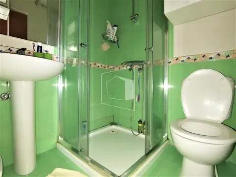 Izdavanje, kuća, 250m², Stari Aerodrom, Podgorica - image 14