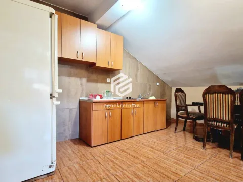 Izdavanje, dvosoban stan, 100m², Stari Aerodrom, Podgorica - image 2