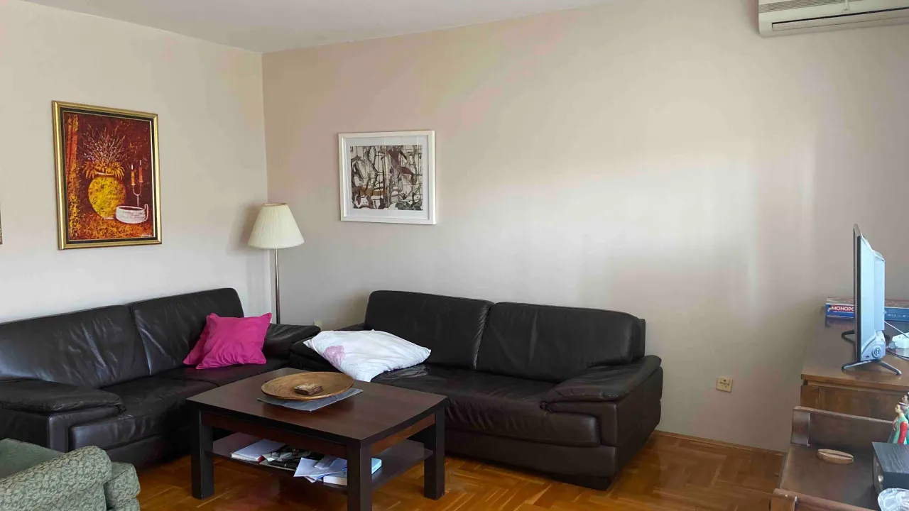 Izdavanje, dvosoban stan, 75m², Stari Aerodrom, Podgorica