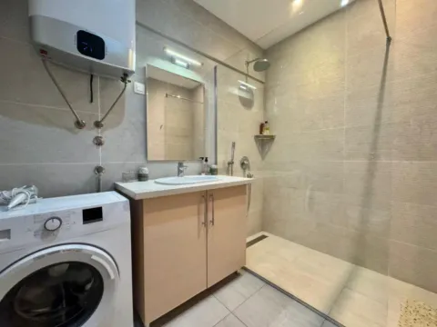 Izdavanje, jednosoban stan, 46m², Centar, Budva - image 8