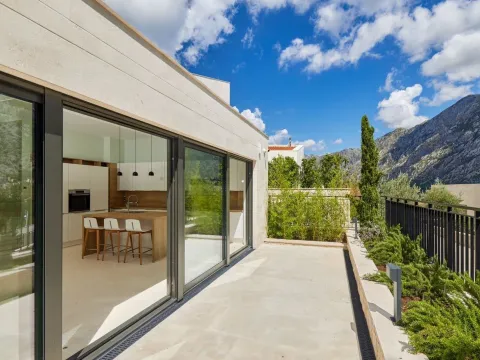 Sale, house, 479m², Prčanj, Kotor - image 9