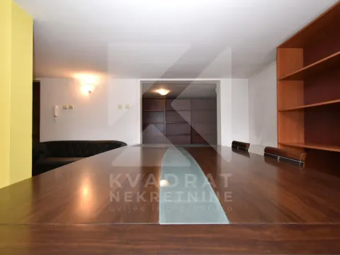 Izdavanje, poslovni prostor, 300m², Gorica C, Podgorica - image 13