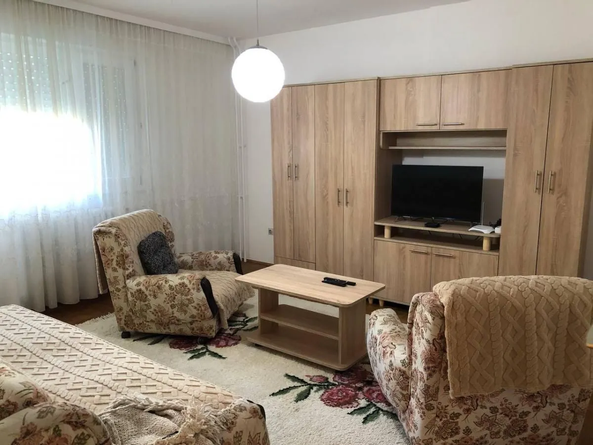 Izdavanje, stan, 60m², Novi Sad, Srbija