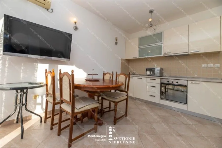 Prodaja, dvosoban stan, 65m², Đenovići, Herceg Novi